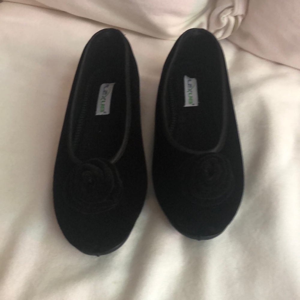 Flex black flats size 7 1/2